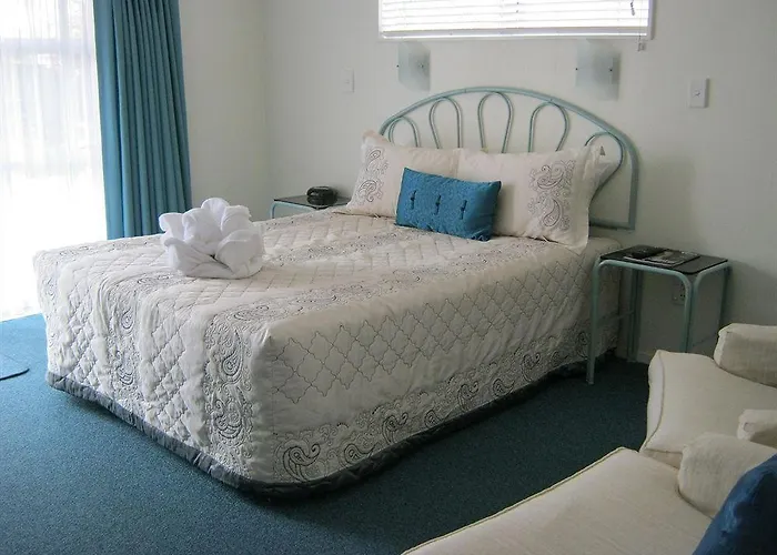 Palm Court Motor Motel 4*