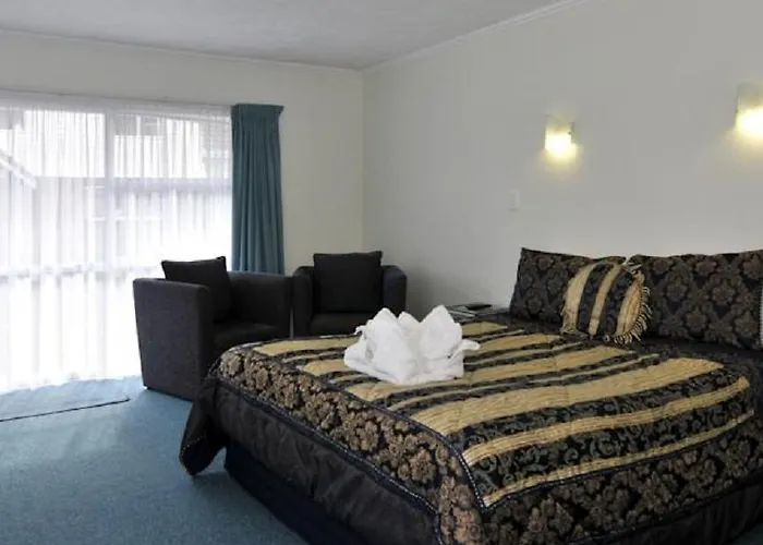 Palm Court Motor Motel