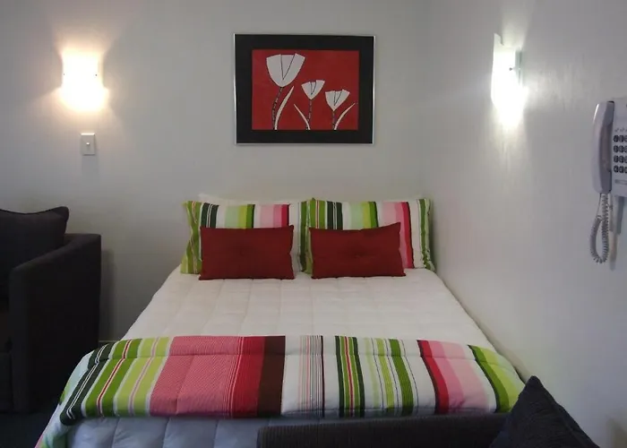 Palm Court Motor Motel 4*