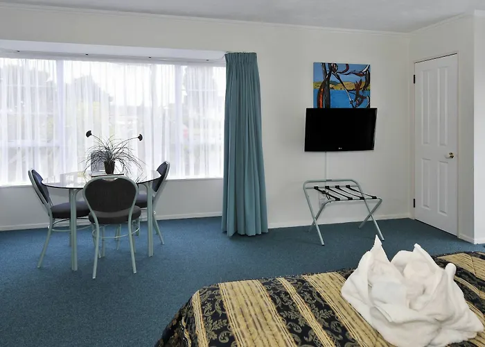 Palm Court Motor 4*