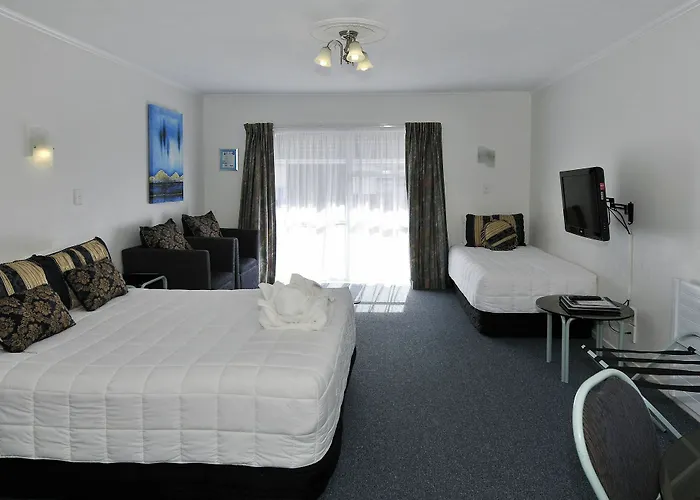 Palm Court Motor Motel