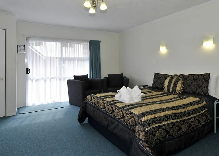 Palm Court Motor Motel 4*